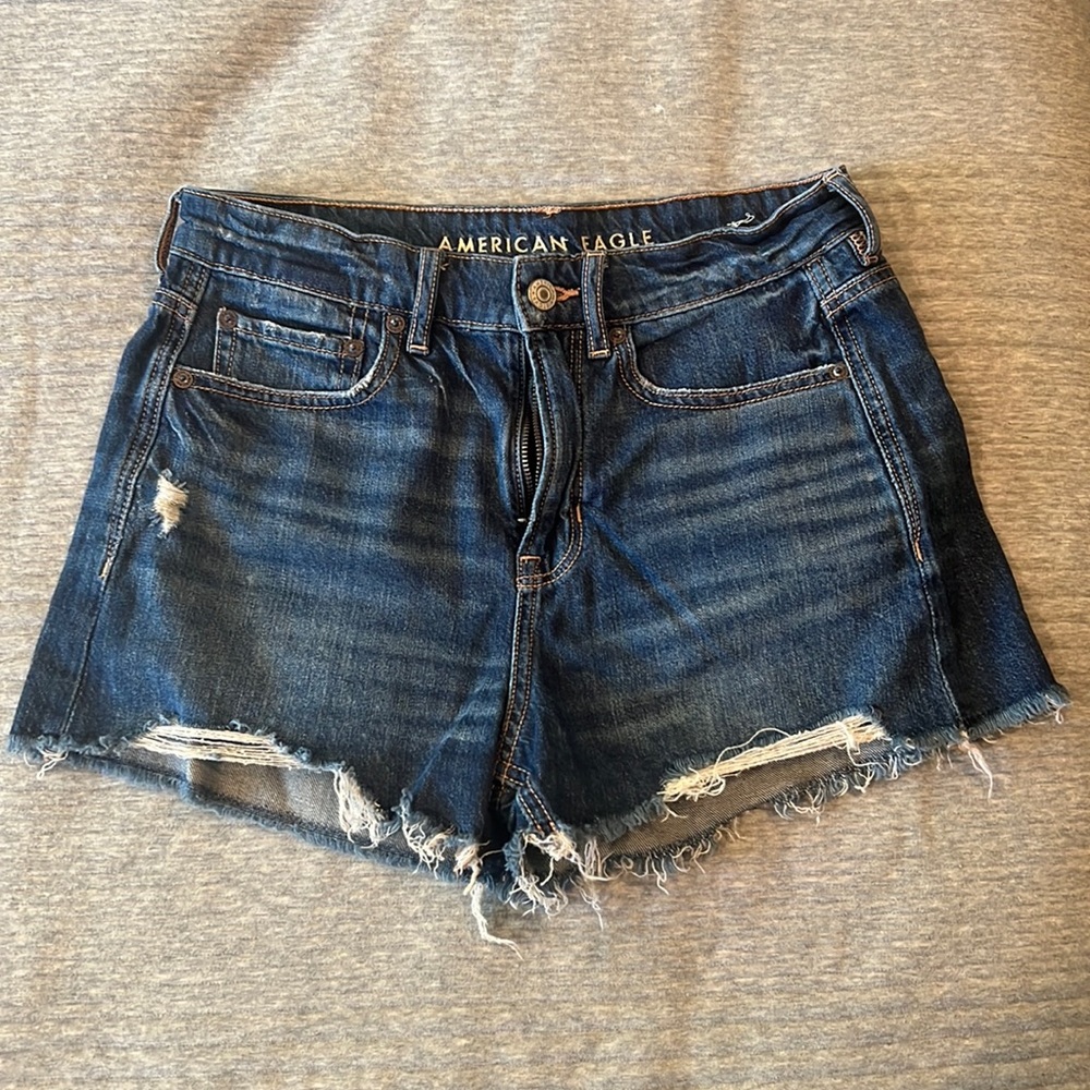 AE Tomgirl cutoffs size 4